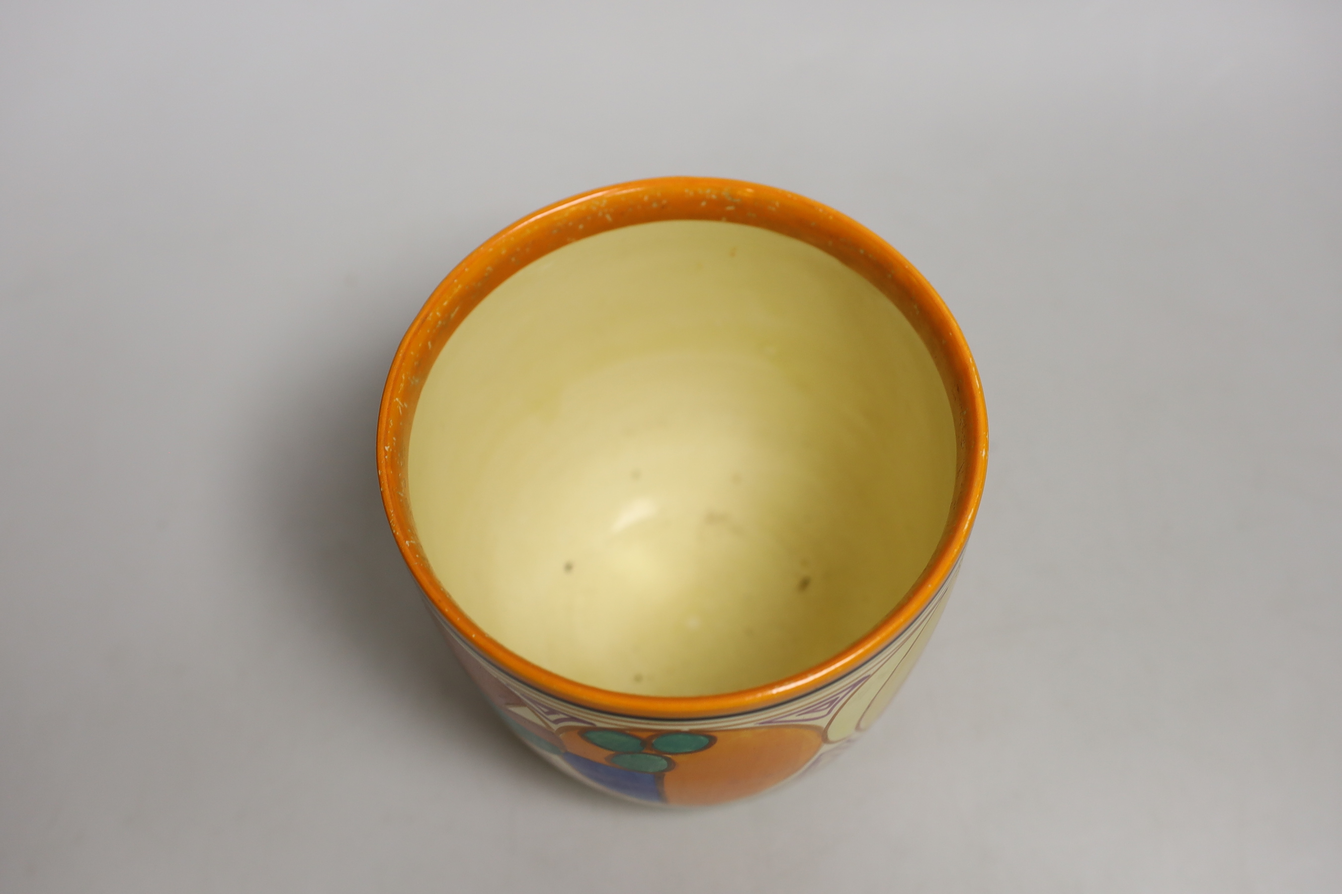 A Clarice Cliff fantasque melon pattern planter, 13cm